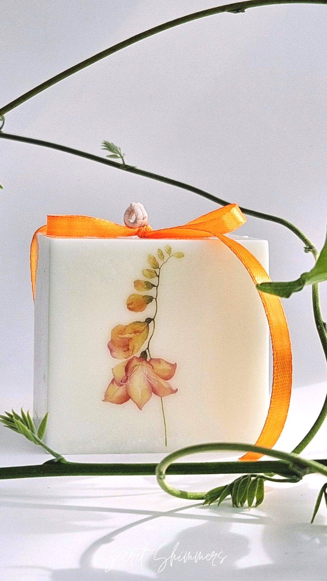 Freesia & Pear Bloom Cube Candle | Printed Cubed Pillar Candles